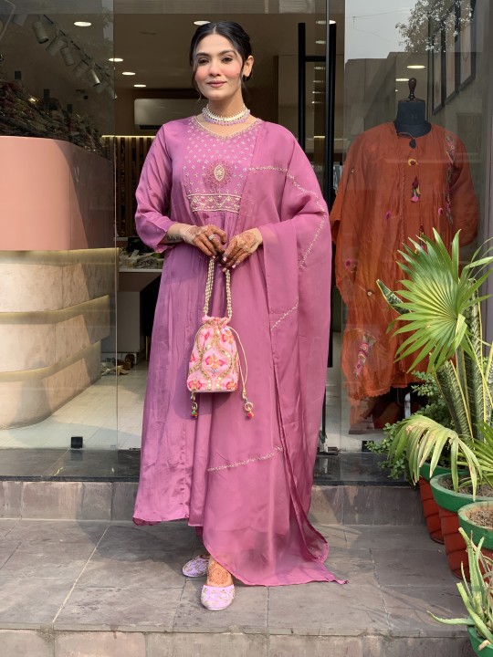 to The Wardrobe Fashion